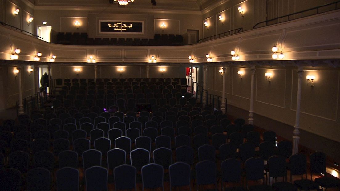 125 jaar oude theaterzaal in Enschede hersteld en heropend als De Kleine Willem RTV Oost
