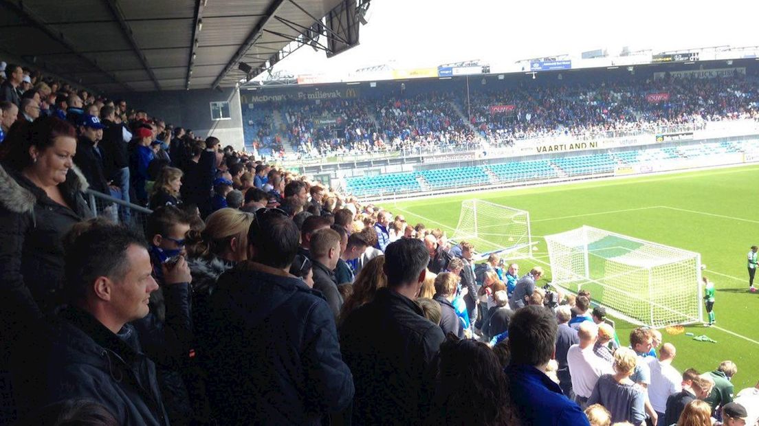 Het zicht op het veld moet beter worden als het veld hoger komt te liggen