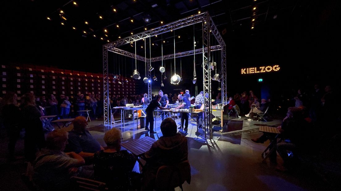 WerkrPo heeft de keuken verplaatst naar de grote zaal van het Kielzog theater