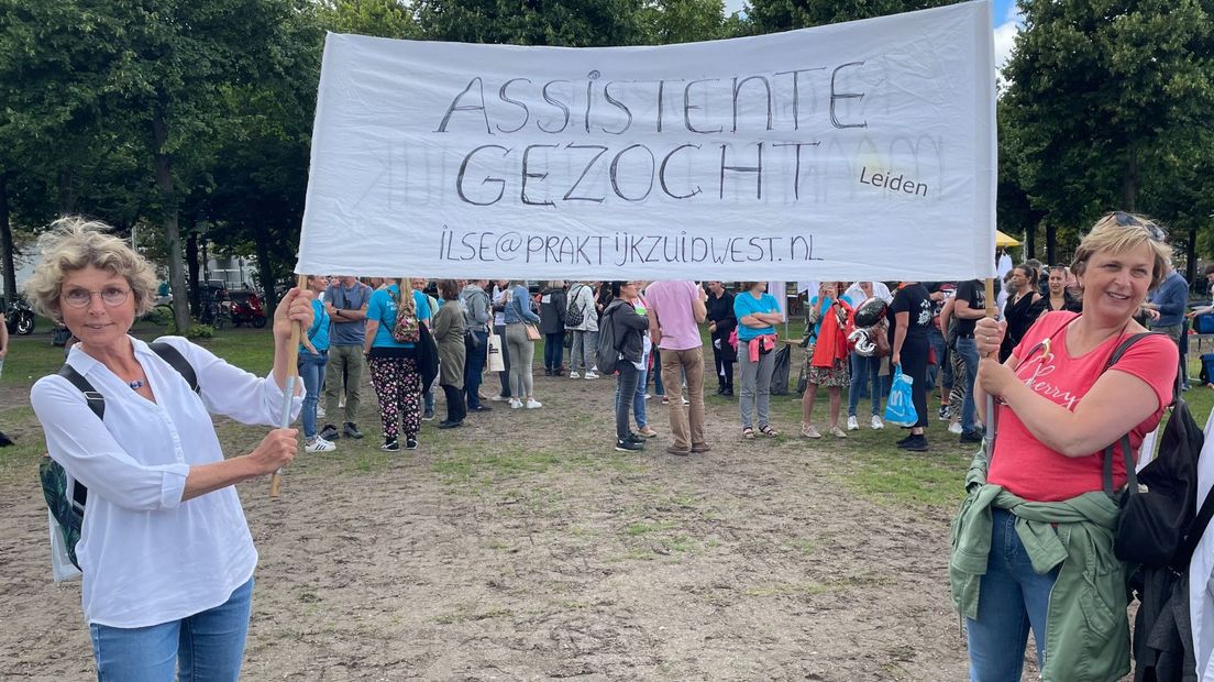 Dit is het specifieke spandoek dat uit Leiden is meegenomen