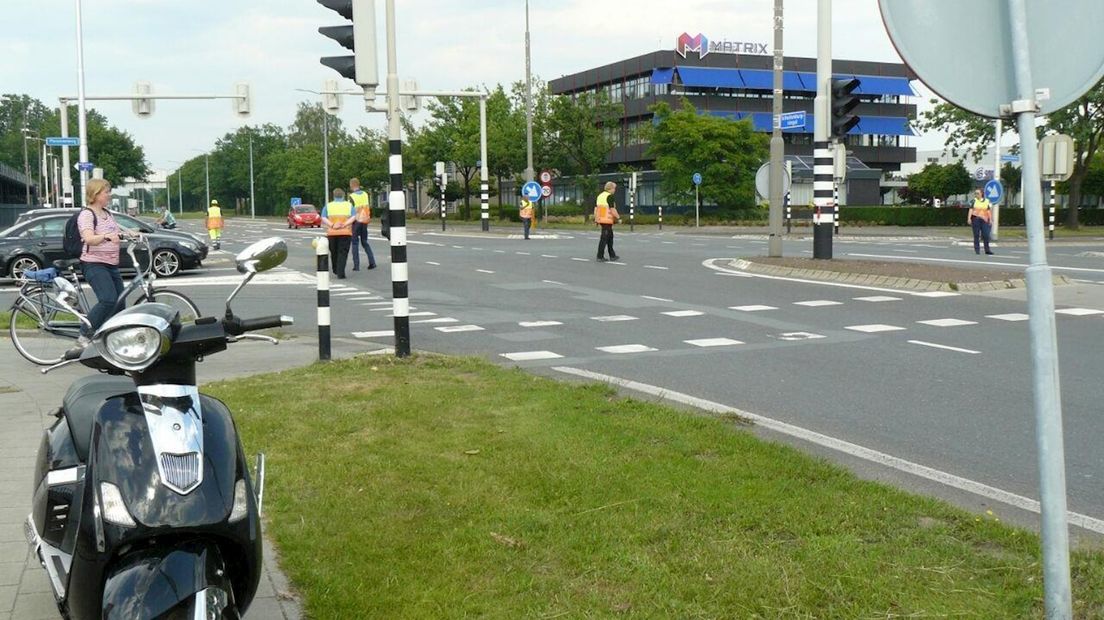 Verkeersregelaars konden aanrijding van scooter met auto niet voorkomen.