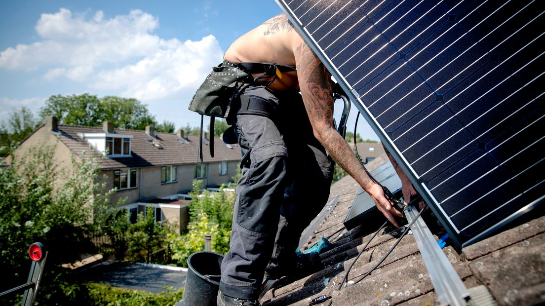 Zonnepanelen worden duurder, als het aan het kabinet ligt (Sander Koning/ANP)