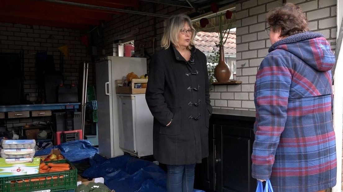 Annelies haalt wekelijks haar boodschappen bij Stichting Eerste Levensbehoefte Rijnwaardig