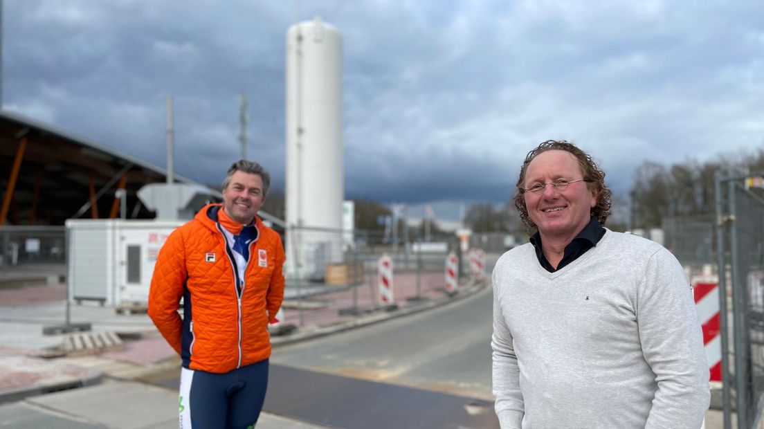 René ten Have met Edward Doorten bij de tank