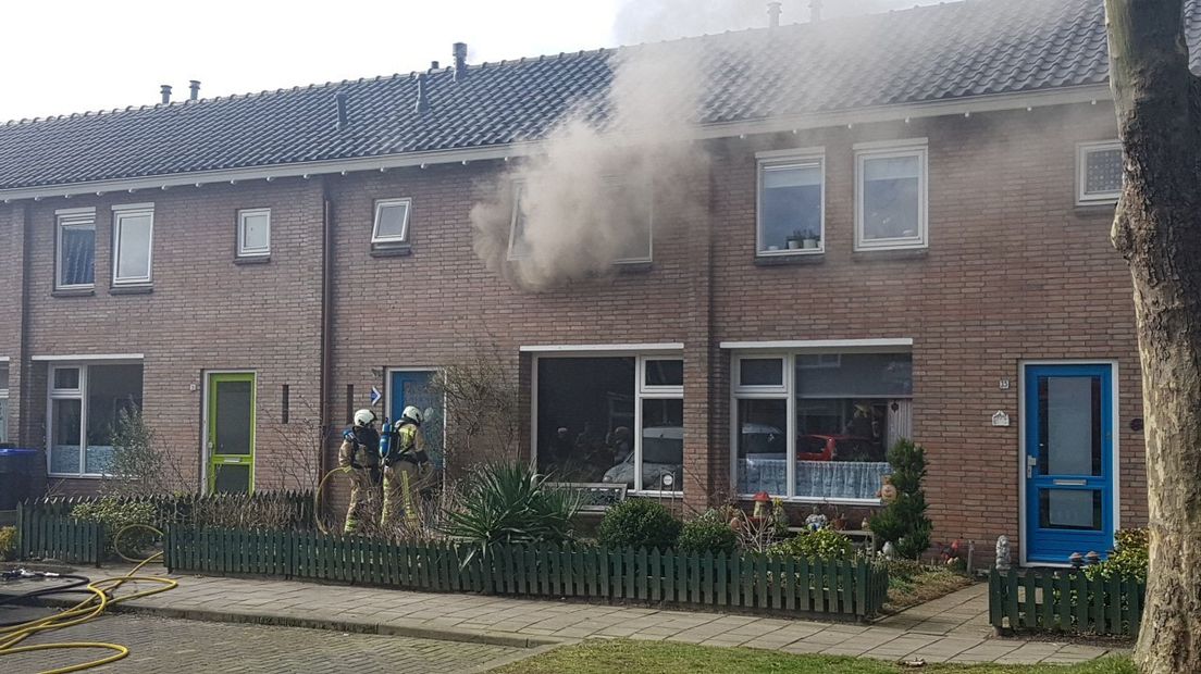 De brand begon op de bovenverdieping (Rechten: Persbureau Meter)