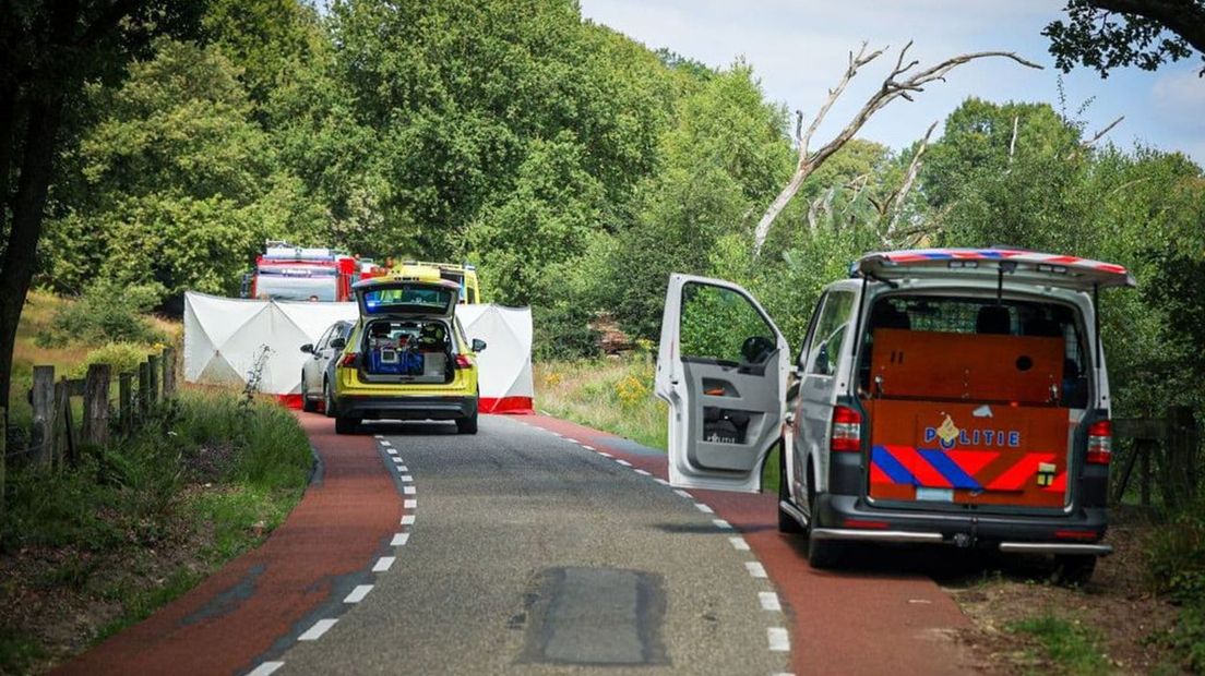 Het ongeluk aan de Schietbergseweg in Rheden.