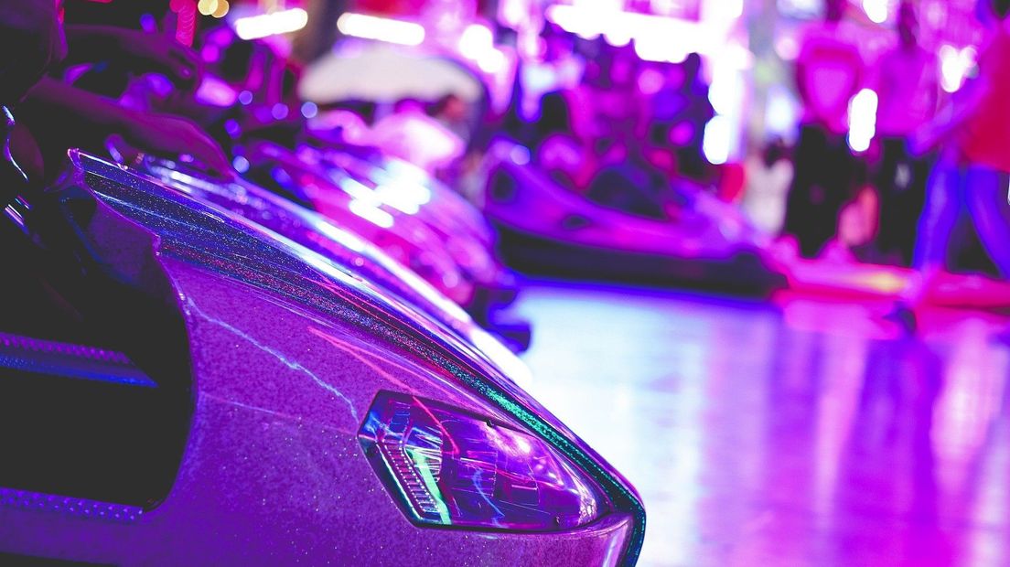 De 14-jarige jongen vluchtte met zijn vrienden naar de botsauto's (Rechten: Pixabay)
