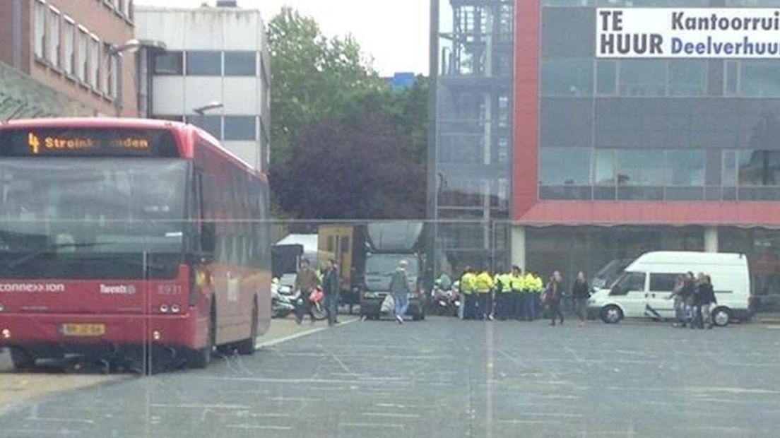Grote controle op en bij station Enschede