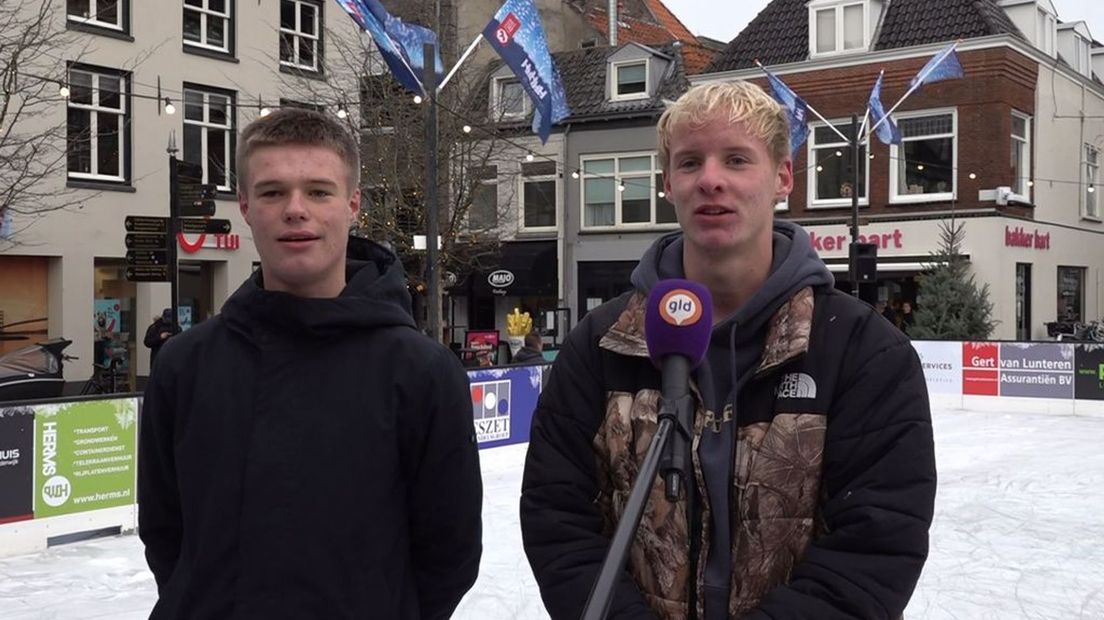 In Harderwijk kan er op de ijsbaan geschaatst worden.