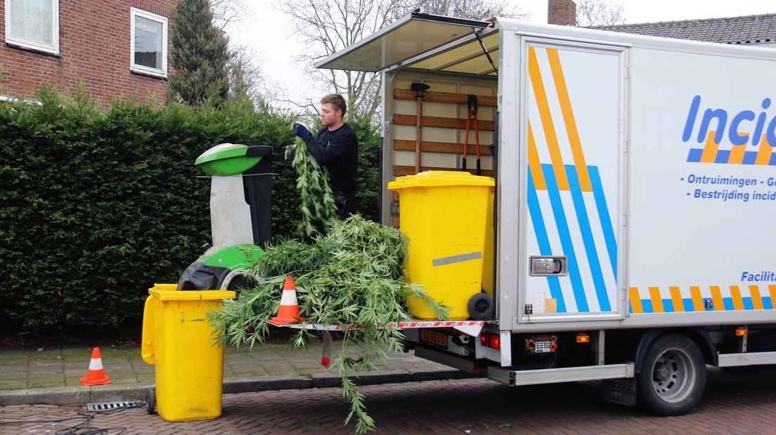 Vijf mensen gearresteerd in drugszaak (video)