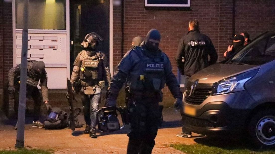 Een arrestatieteam kwam naar de De Bosch Kemperstraat in Arnhem.