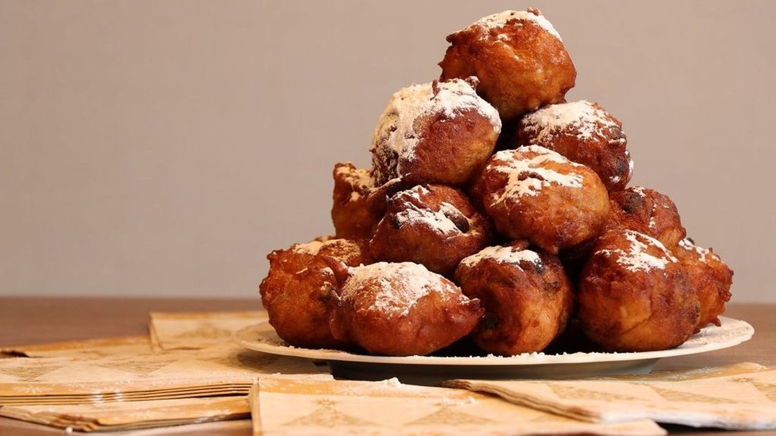 Oliebollen horen bij oud en nieuw.