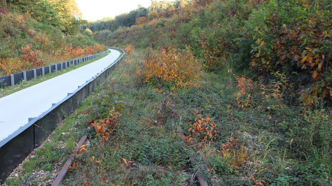 De gemeente Berg en Dal koopt de gronden van het voormalig spoortracé in Groesbeek voor het symbolische bedrag van een euro. Als gevolg hiervan wordt het bruggetje over de spoorkuil, dat nu in slechte staat verkeert, waarschijnlijk behouden.