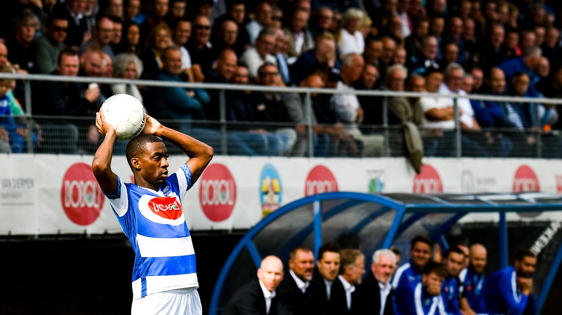 Giovanni Gravenbeek in actie tegen IJsselmeervogels
