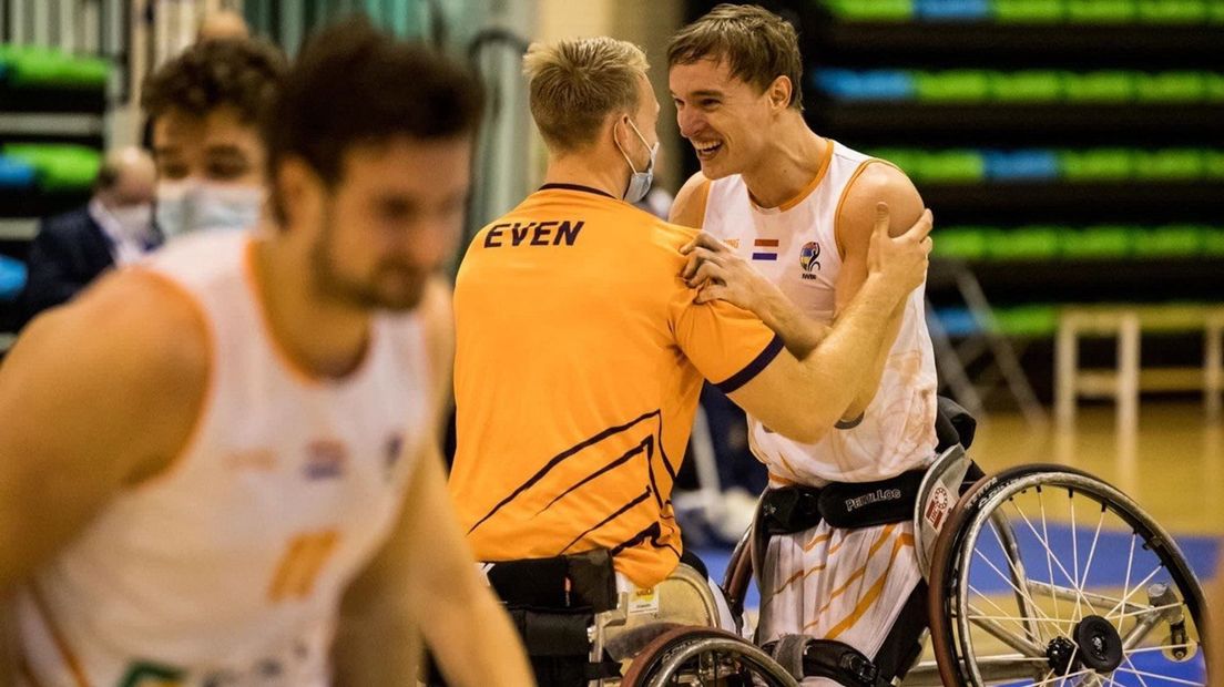 Gijs Even en Quinten Zantinge na hun overwinning op Polen