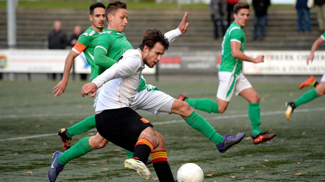 De 1-2 van Thomas Careman, hier in het wit, was net niet genoeg voor Be Quick archief