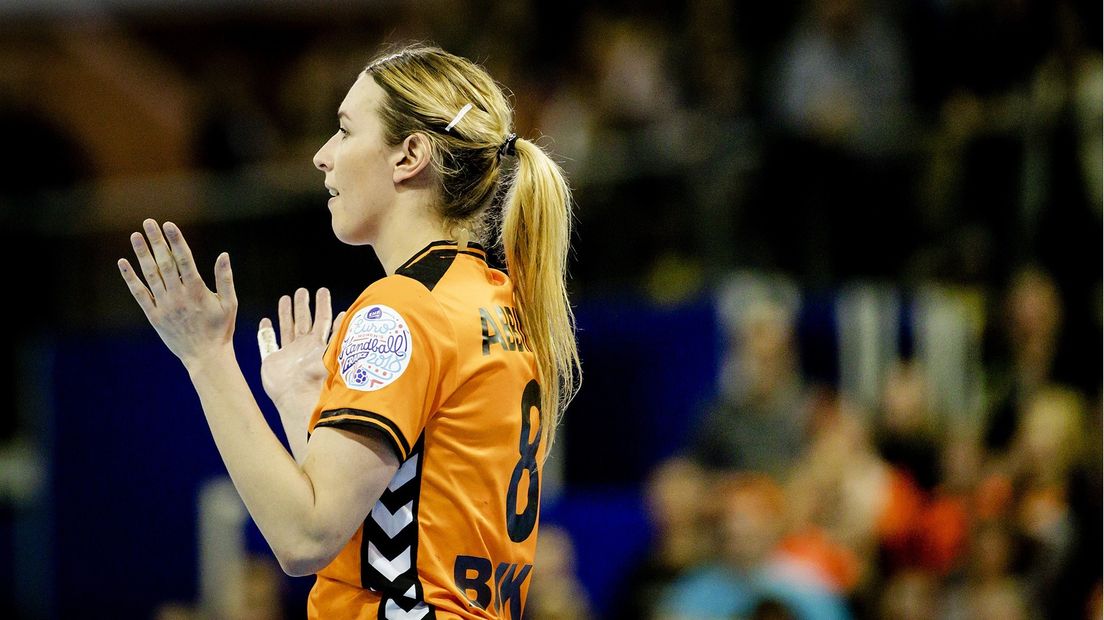 Lois Abbingh moet de EK-kwalificatiewedstrijden missen door een blessure