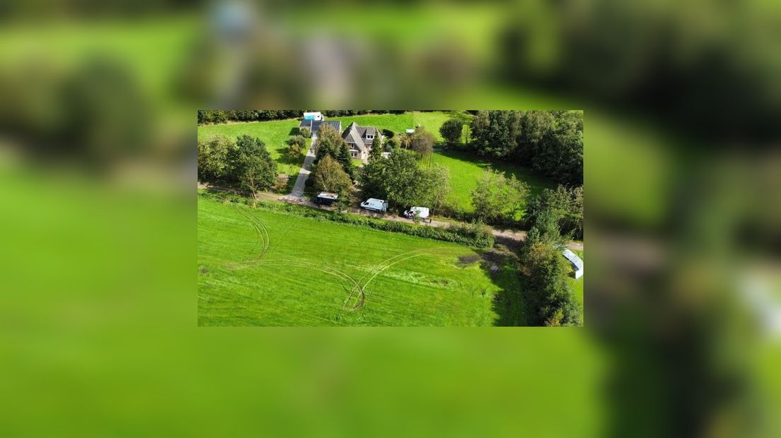 Uit dronebeelden is een deel van de rit van de bestuurder af te leiden