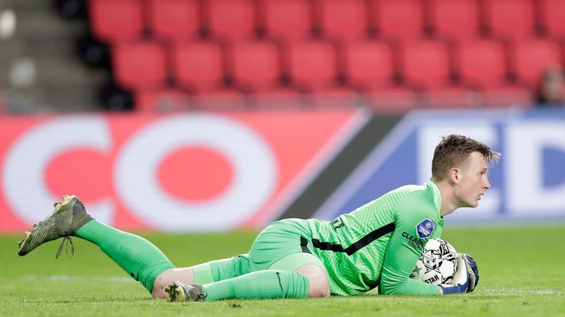 Schubert is ziek, meldt Vitesse. Jeroen Houwen keept tegen Cambuur