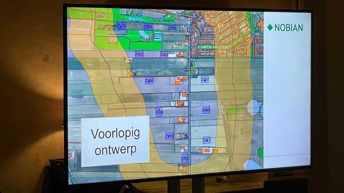 De oranje figuurtjes zijn woningen, de paarse blokjes zijn de locaties waar de zoutputten moeten komen.