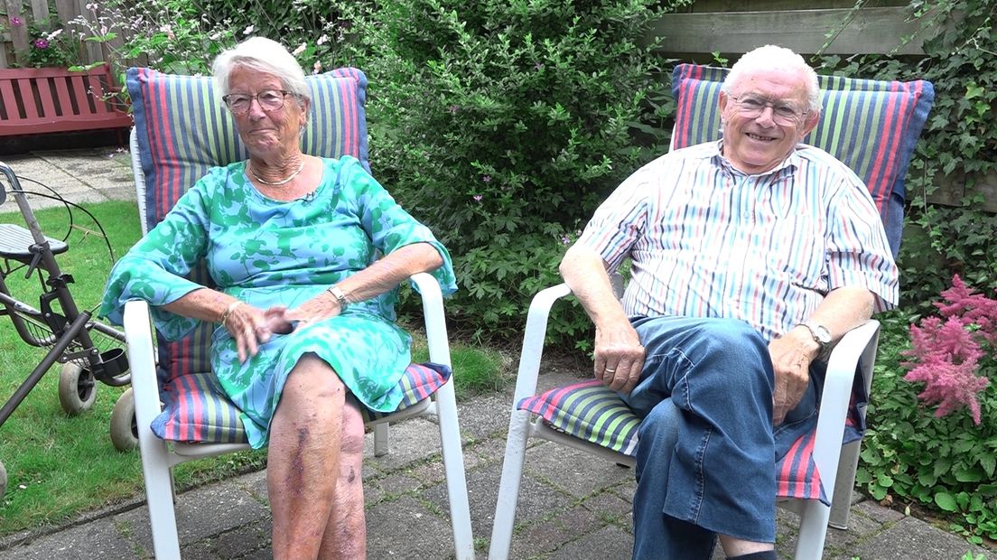 Janny en Piet Eimers lachen om hun leeftijd