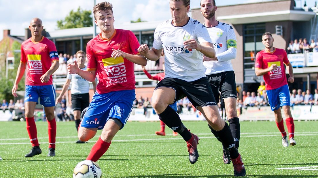 Rik Impens (links op archieffoto) in duel met een speler van ASWH