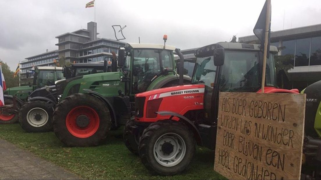 foto ter illustratie; eerder boerenprotest provinciehuis