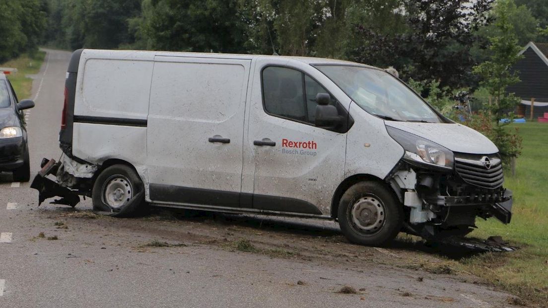 Gewonde Bij Botsing Tussen Auto En Busje In Holten - RTV Oost