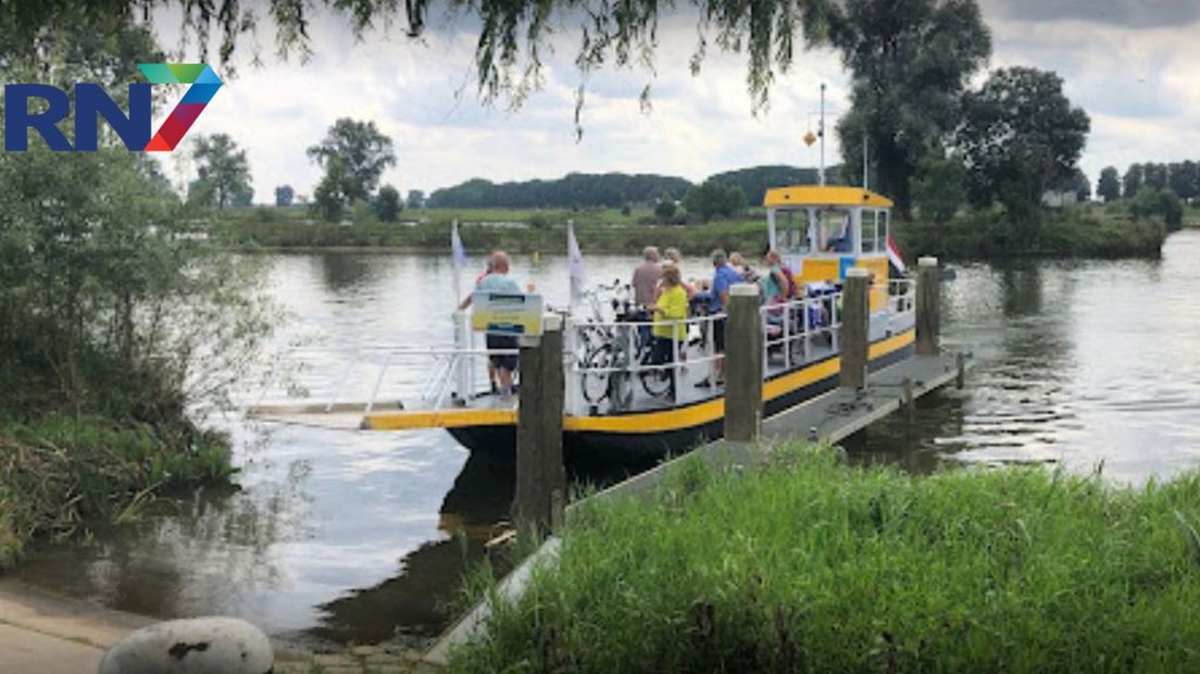 Fiets- en voetpontjes Niftrik en Batenburg worden vervangen door stille elektrische pontjes - Omroep