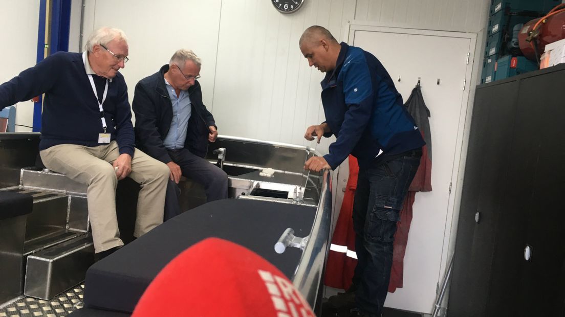Jan Kromwijk, Hans van Dis en Henry Kikkert koesteren de nieuwe boten