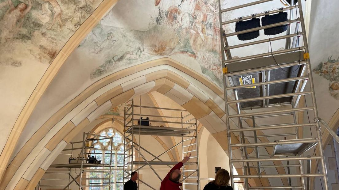 Er wordt hard gewerkt aan het herstel van de Hippolytuskerk