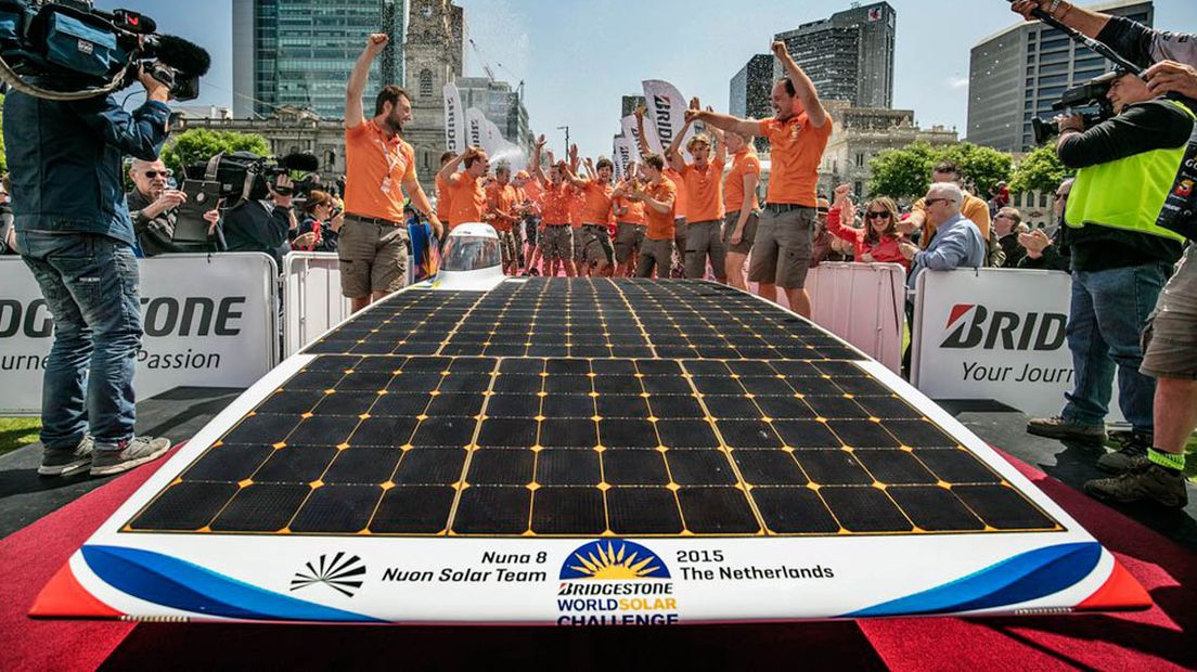 Nuna Solar Team van de TU Delft wint World Solar Challenge 2016