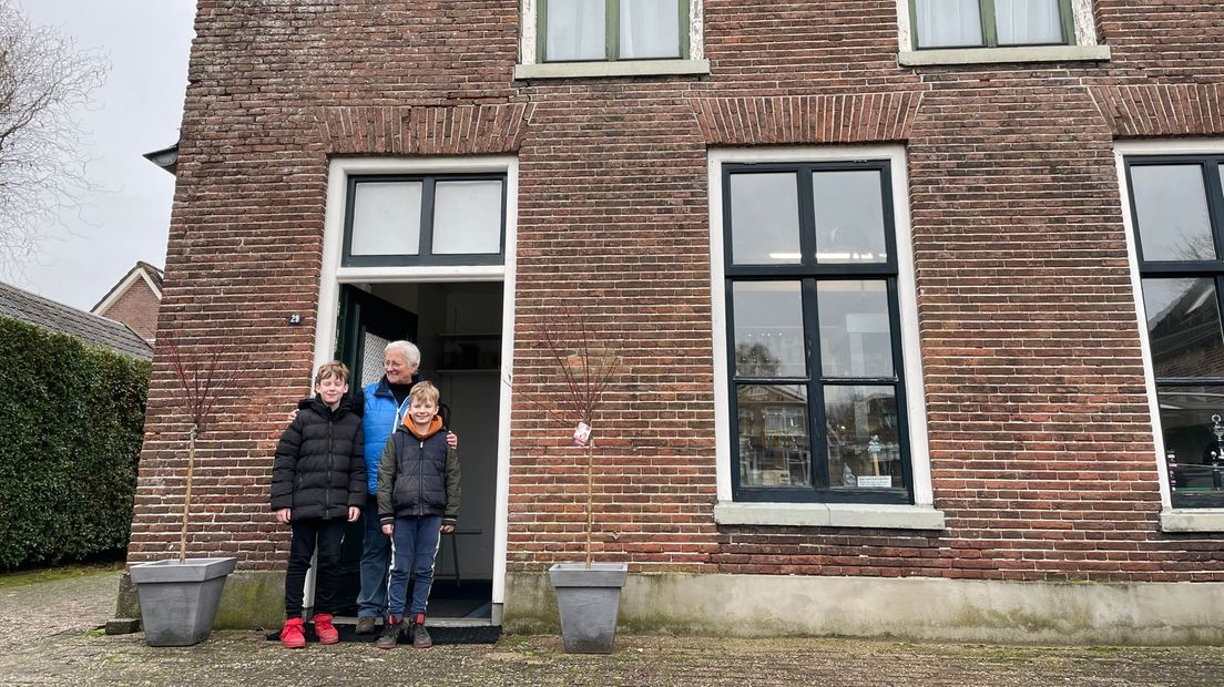 Graveerder vertrekt uit De Wijk: 'Het is goed geweest zo' - RTV Drenthe