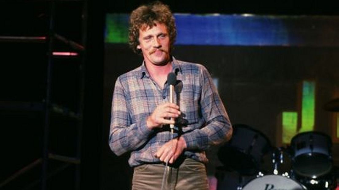 Zanger 'Guus kom naar huus' overleden - RTV Drenthe