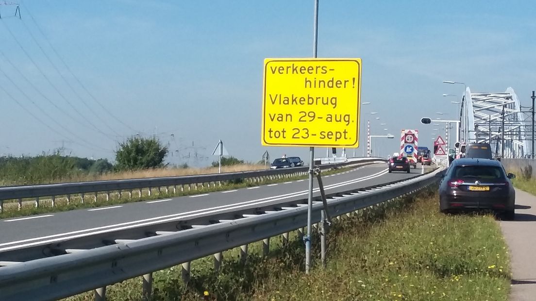 Werkzaamheden Vlakebrug duren bijna een maand