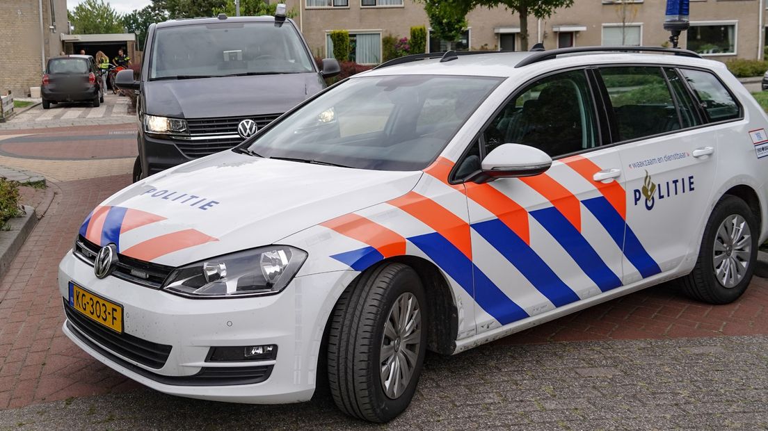 Politie aan 't Zuden in Leek
