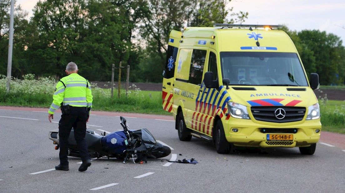 Motorrijder raakt gewond door ongeluk in De Lutte