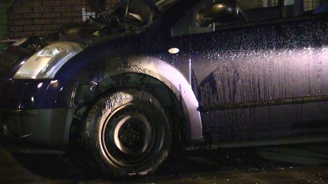 Bumper van de auto is gesmolten