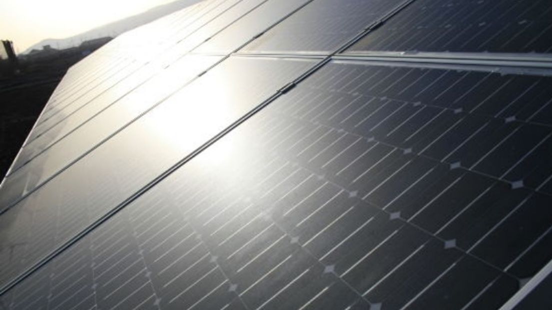 Tegenstanders zonnegaarde Goudswaard laten van zich horen - RTV Rijnmond