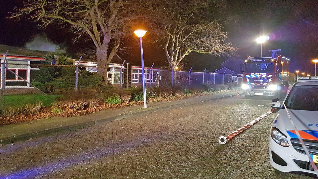 In Coevorden was er brand in een leegstaande school (Rechten: Persbureau Meter)