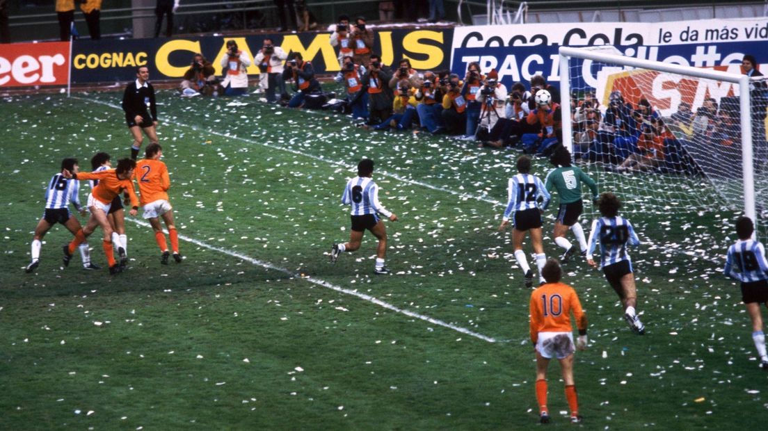 Dick Nanninga kopt de gelijkmaker binnen in de WK-finale van 1978