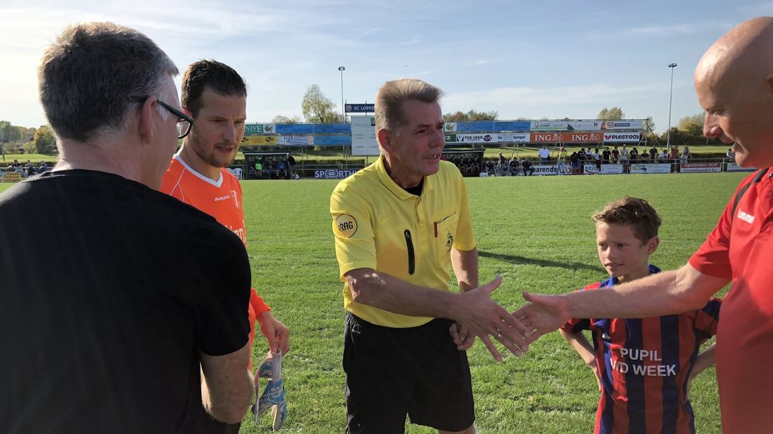 Wubbo Scholtens uit Sellingen floot zaterdag het duel tussen SC Loppersum en VV Zuidhorn.