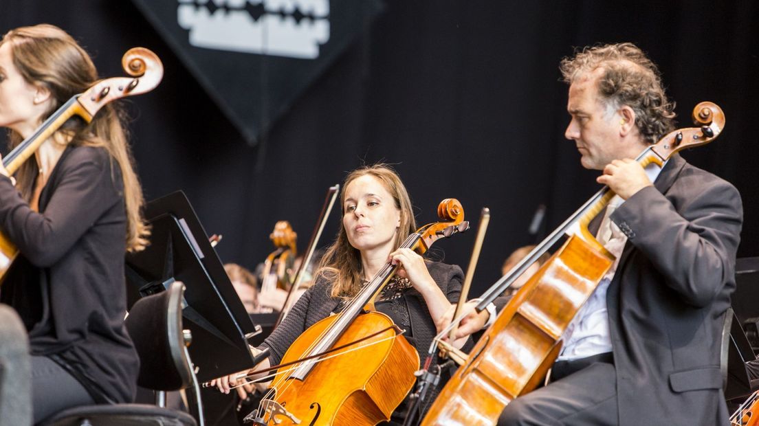 Streep door optreden Noord Nederlands Orkest op Lowlands omdat soundcheck Stromae uitliep - RTV Dren