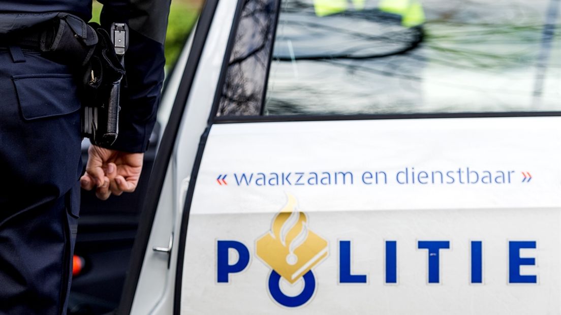 Vier jongeren hebben vrijdagavond in Elburg een horecaontzegging gekregen. Ze maakten zich schuldig aan herhaaldelijk wangedrag, meldt de politie op Twitter.