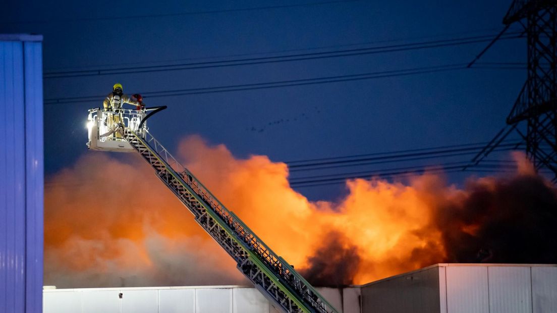 Major fire in Capelle aan den IJssel: “I see my pension going up in smoke” – NL notice sent