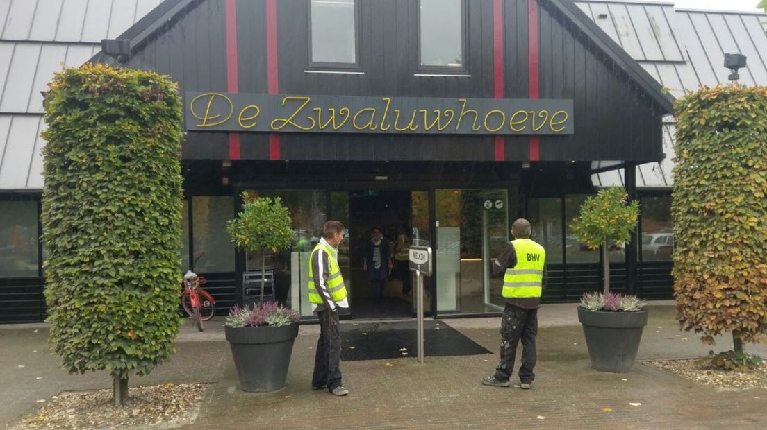 Bij wellnesscentrum De Zwaluwhoeve in Hierden heeft vrijdagmiddag een brand gewoed. Volgens de brandweer ging het om een grote brand in een sauna. De oorzaak is nog onbekend. Er vielen geen gewonden.