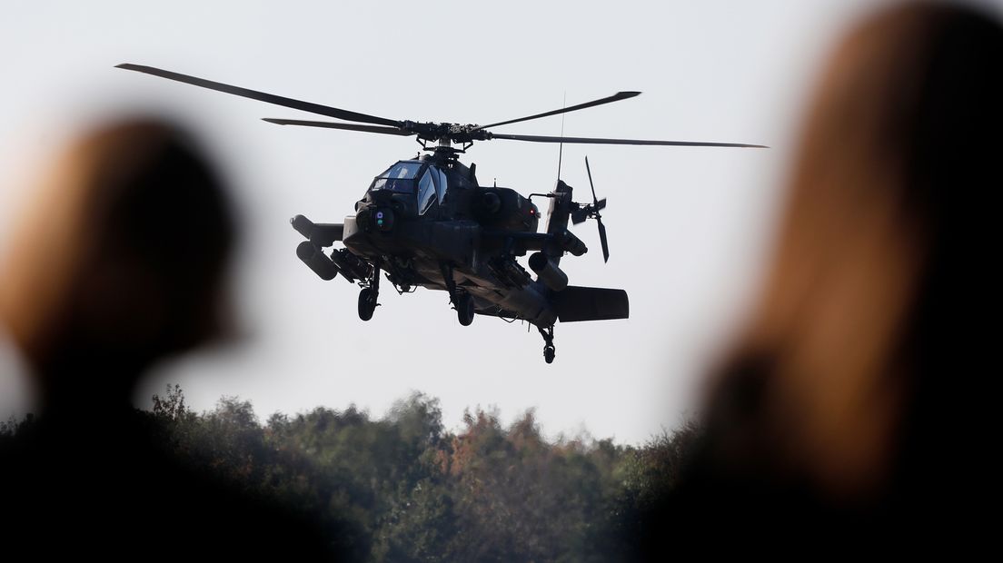 Apachehelikopter van Defensie