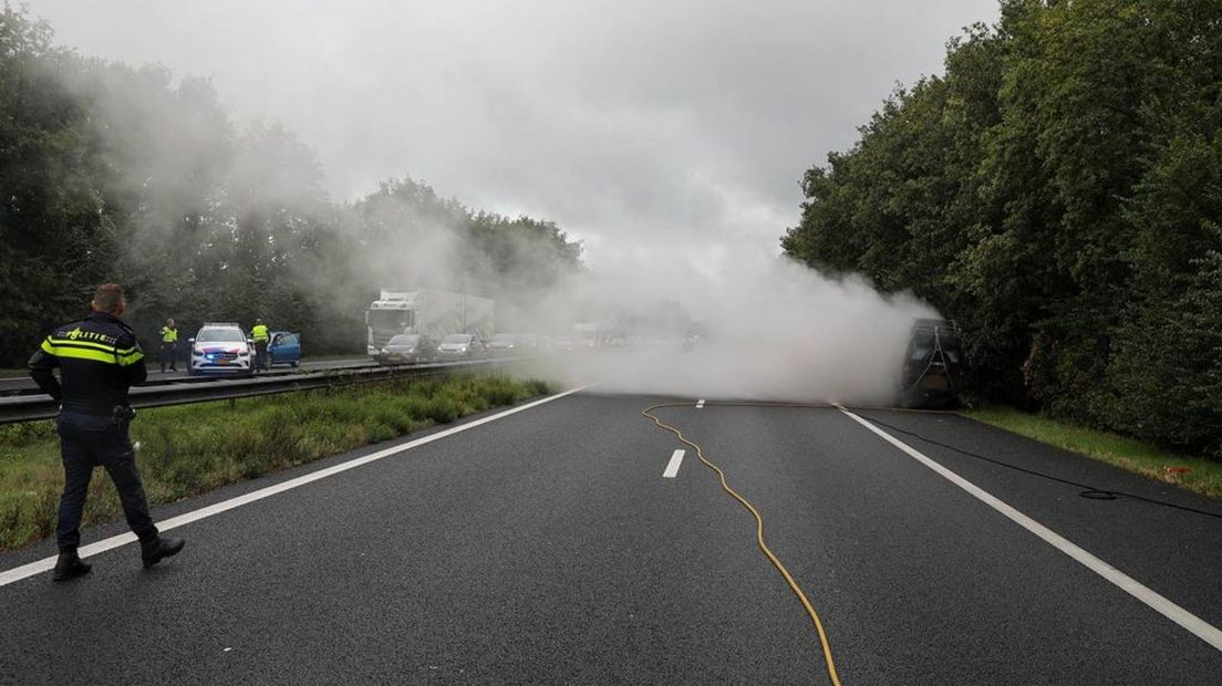 De autobrand op de A30.