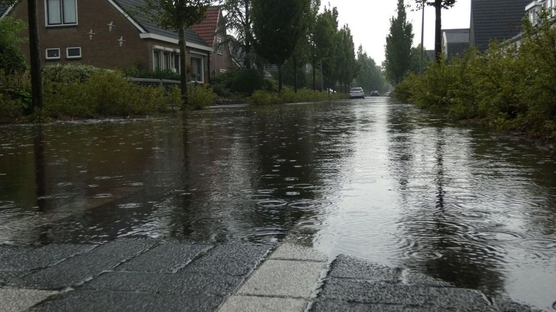 Op Verschillende Plekken In Drenthe Wateroverlast Door Regenbuien - RTV ...