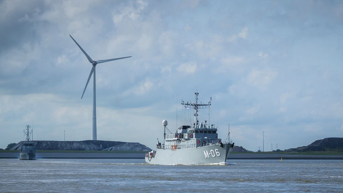 Een schip tijdens mijnenbestrijdingsoefening Sandy Coast 21